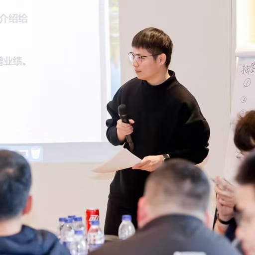 Hey！I'm Kiven 👋